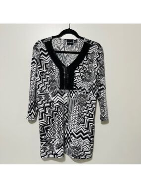 Tribal V-Neck Tunic Top Longsleeve Black and White Geometric Beaded Size Medium